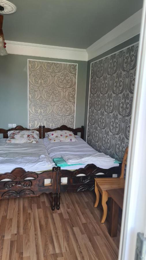 Gios Guest House Tsjakvi Eksteriør bilde