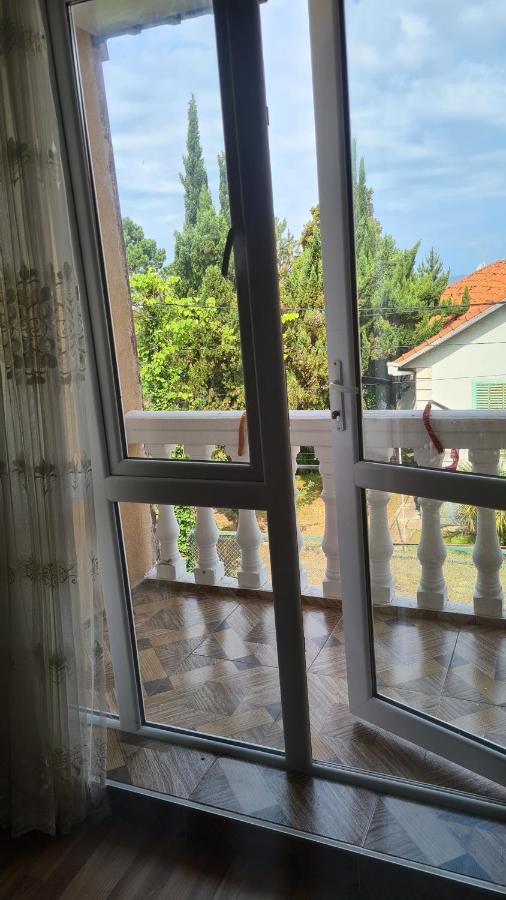 Gios Guest House Tsjakvi Eksteriør bilde