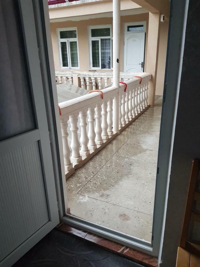 Gios Guest House Tsjakvi Eksteriør bilde