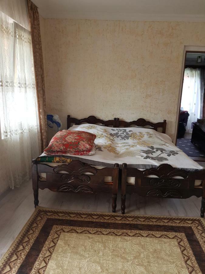 Gios Guest House Tsjakvi Eksteriør bilde